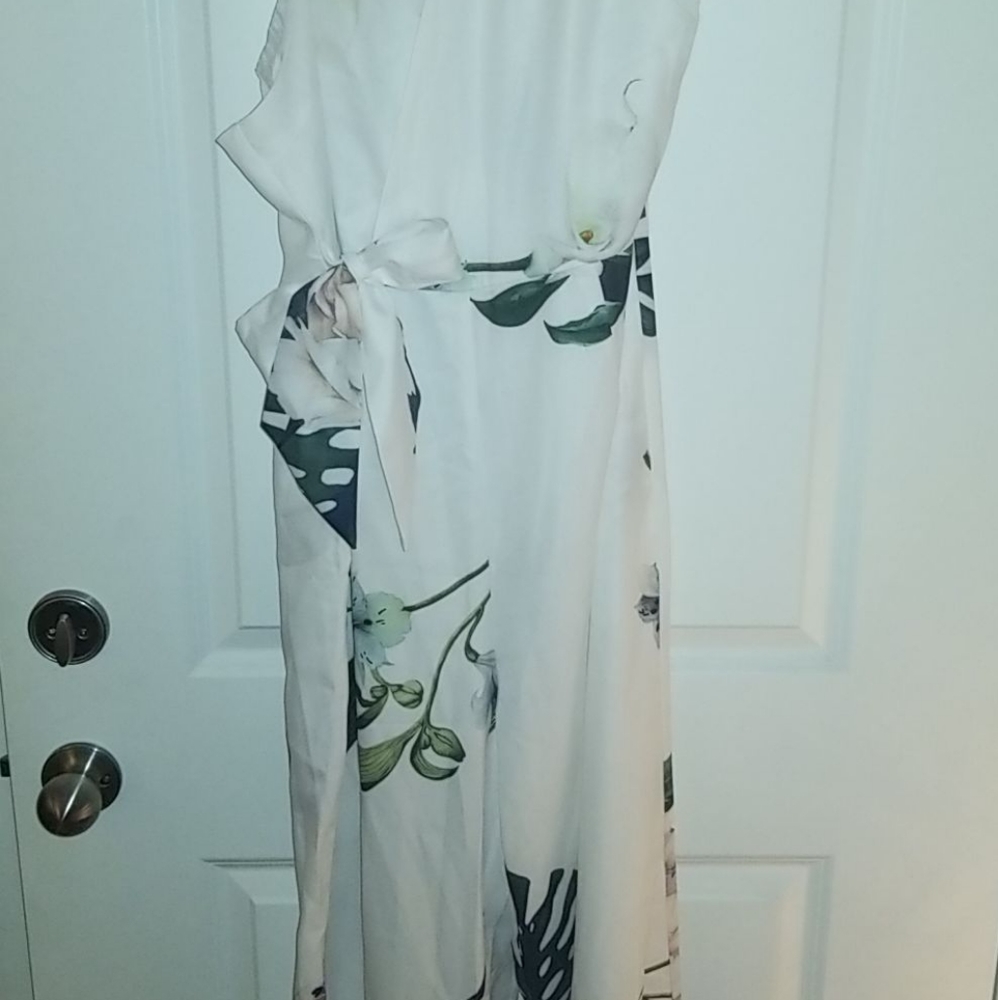 clothes - Picture 2 of 5